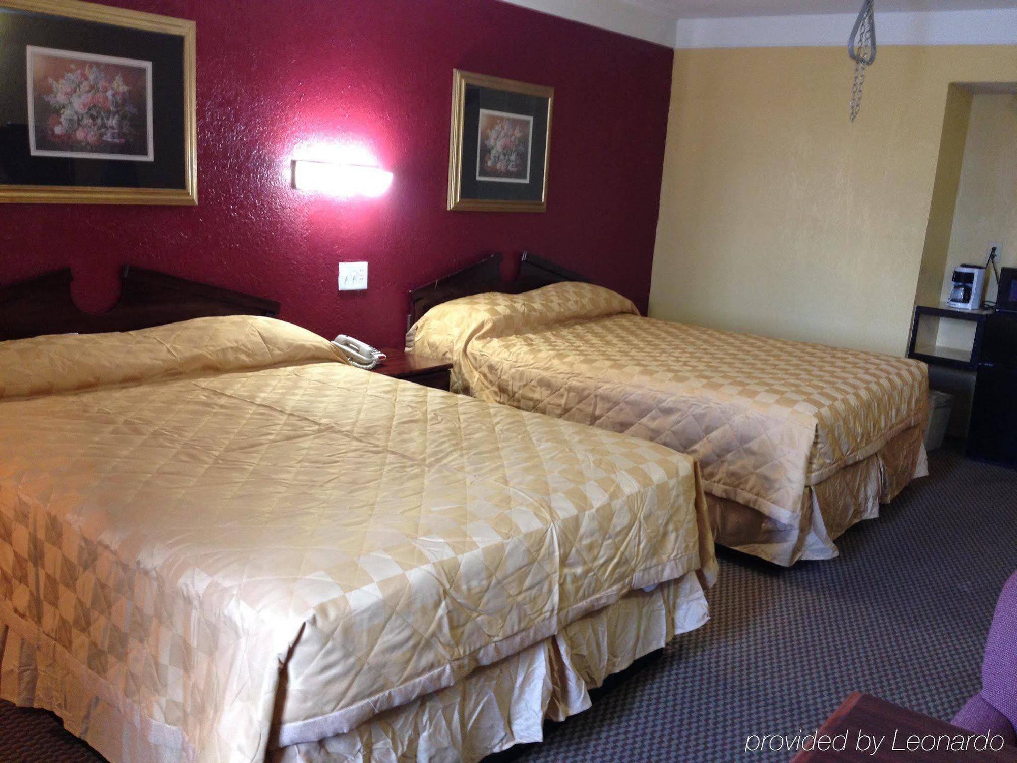 Economy Inn & Suites Дентон Екстер'єр фото